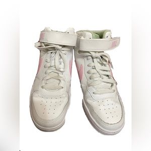 Women’s Nike Court Borough Mid 2